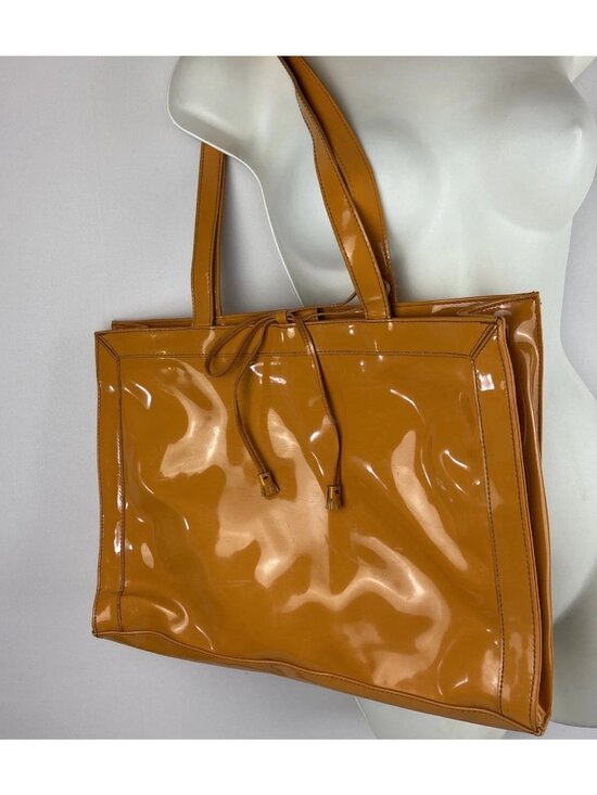 Liz Claiborne Handbags - Liz Claiborne Vintage Yellow Gold Patent Leather Large Shoulder Tote & Accessory
